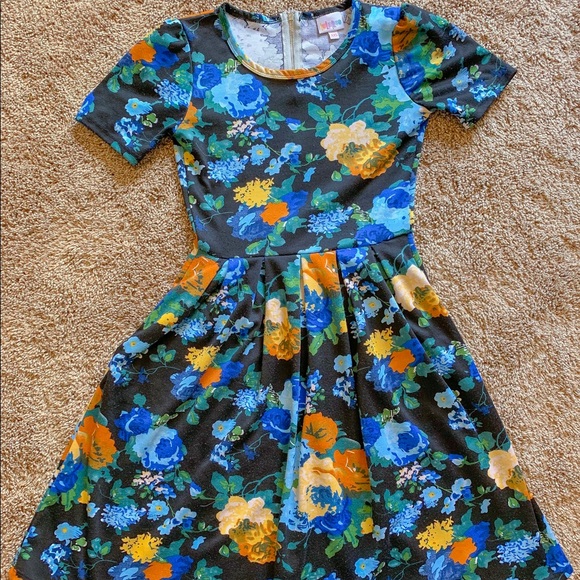 LuLaRoe Amelia - Picture 1 of 1